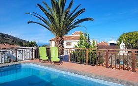 Finca El Poleo With Pool And Sea View